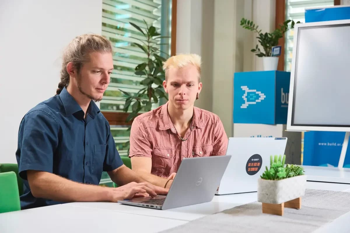 Wir halten unsere Webinare selbst.